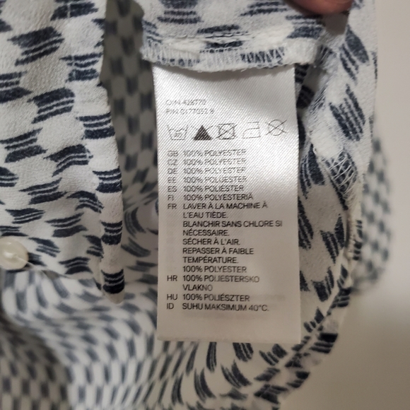3/$20 H&M 4 Button Down Black White Print 3/4 - Picture 4 of 9